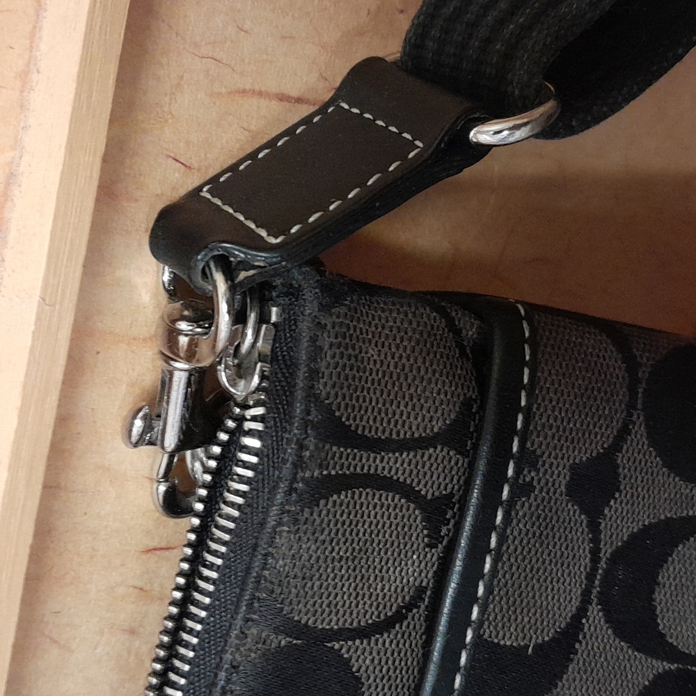 Coach canvas/leather purse - Picture 3 of 8